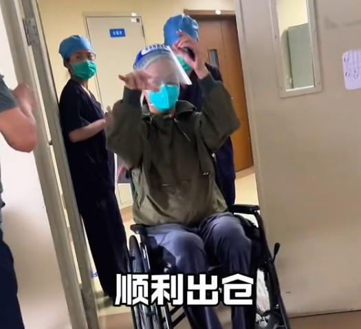 模仿博主“陈挑战” 晒自己对抗白血病历程AG旗舰厅网站332天后的重生知名篮球(图1)