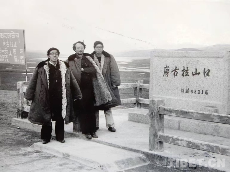 】《天路·慕生忠》：“敬慕”“写慕”到“书AG旗舰厅中国区【“两路”共铸 心向北京(图4)