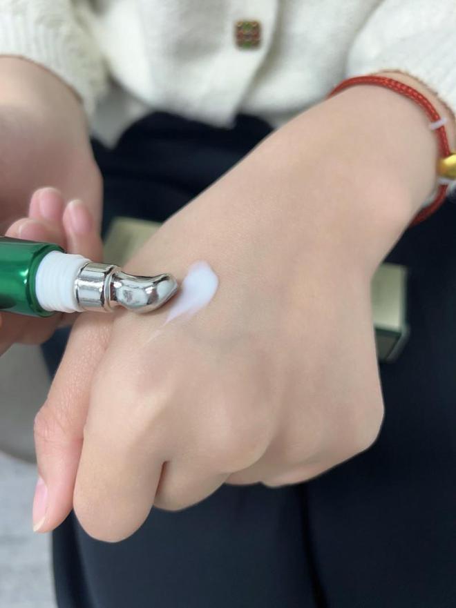 小绿管眼霜效果、肤感一流的眼霜解析AG旗舰厅登录首页广受好评的初源漾(图3)