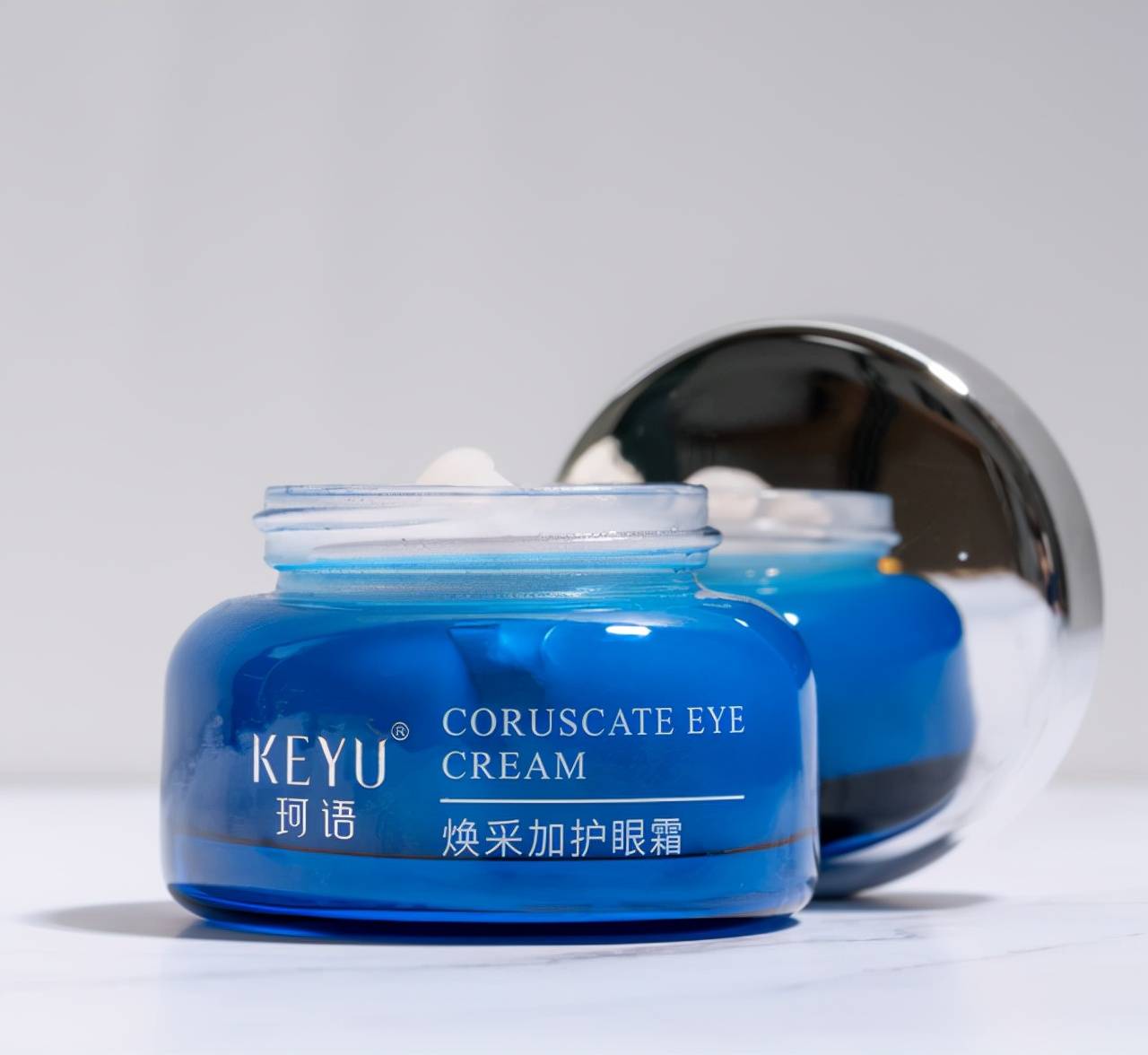 氧化的同时抵御环境辐射对眼周肌肤的伤害A
